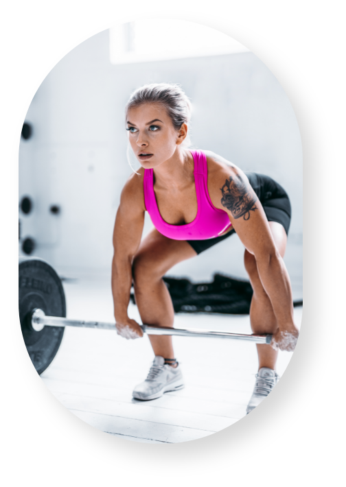 Caroline Aspenskog is working out in the gym.